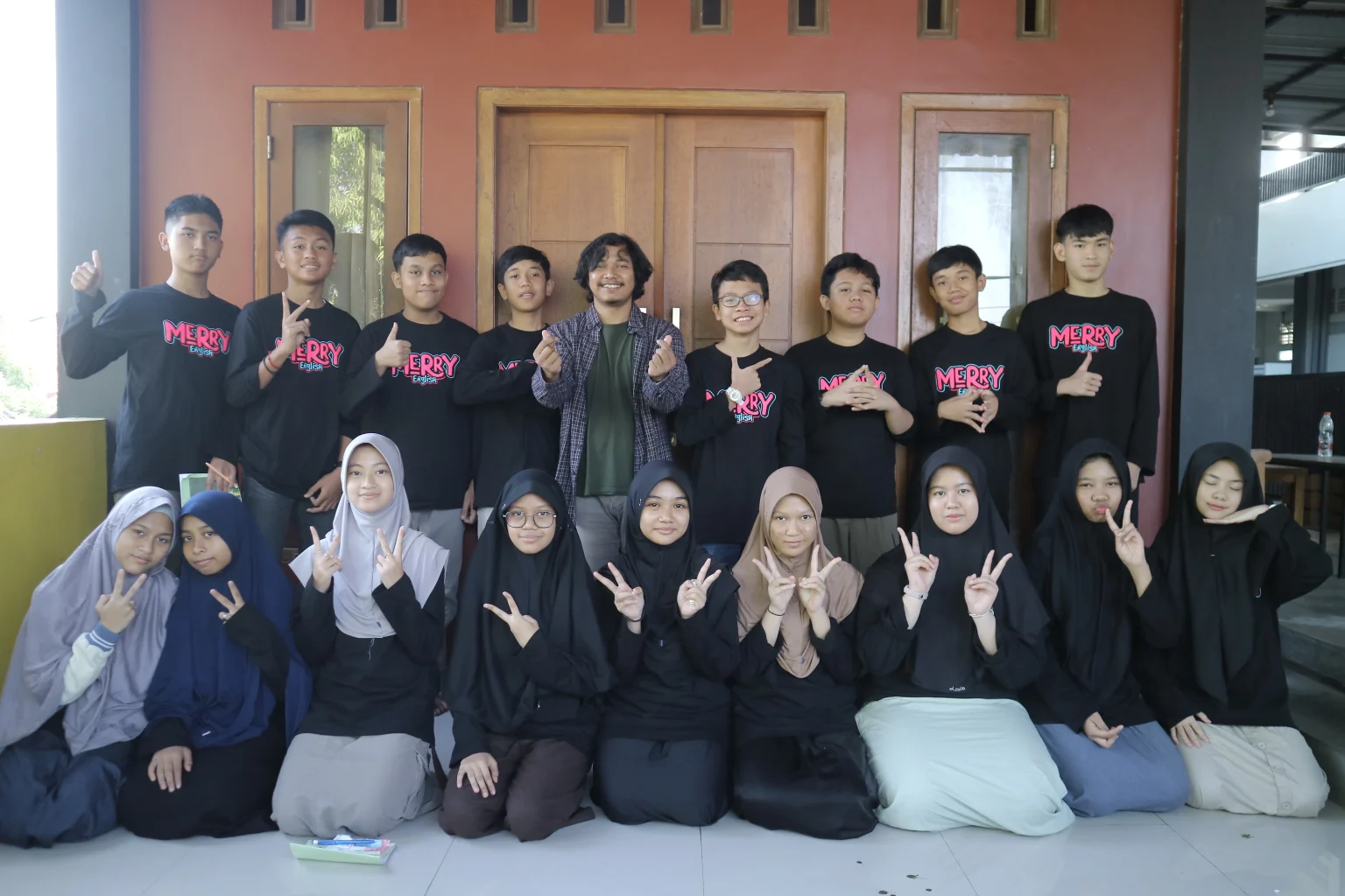foto tutor dan member dari Merry English